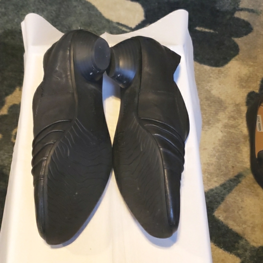 Josef Seibel Ruched front Leather Booties  10.5/41 - Picture 4 of 7
